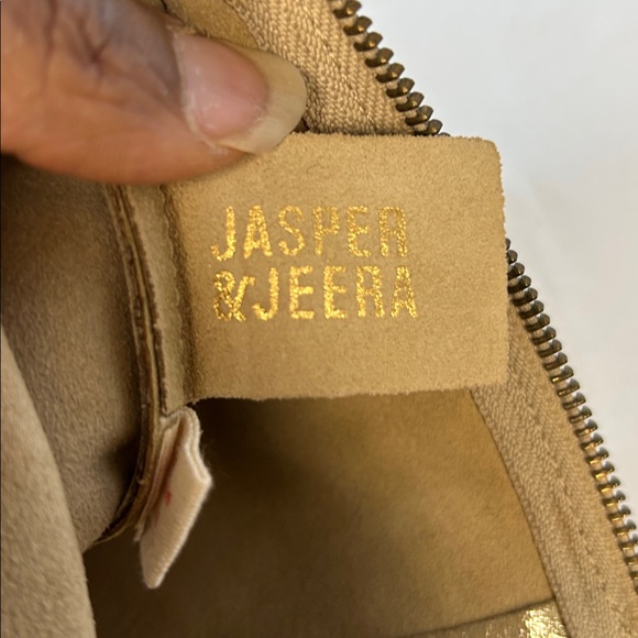 Anthropologie JASPER & JEERA Cream and Gold genuine suede leather Clutch Bag. - Picture 8 of 9